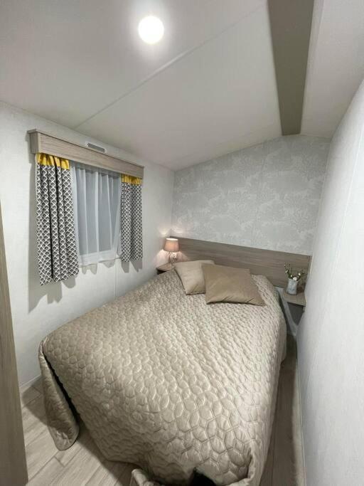 Garden Guest House Hovik Luaran gambar