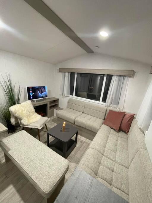Garden Guest House Hovik Luaran gambar