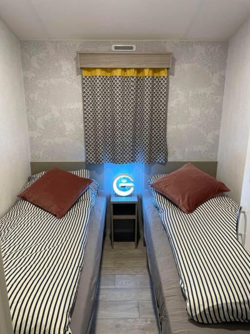 Garden Guest House Hovik Luaran gambar