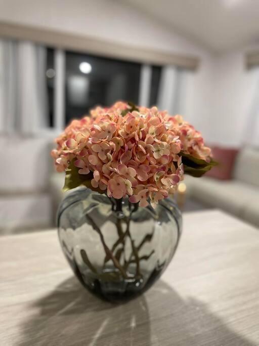 Garden Guest House Hovik Luaran gambar